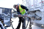 Watch Ice Road Truckers Season 6 Episode 15 - Race the Melt Online