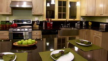Watch Kitchen Impossible Season 7 Episode 8 -  Watts Wrong With This Kitchen? Online