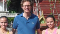 Watch The World's... and Me Season 3 Episode 1 - The World's Most Identical Twins and Me Online