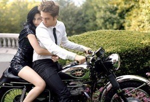 Kristen Stewart Alienates Self From Taylor Lautner. Pattinson Finds Comfort With Katy Perry