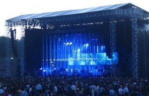 One Dead After Stage Collapse at Radiohead Concert