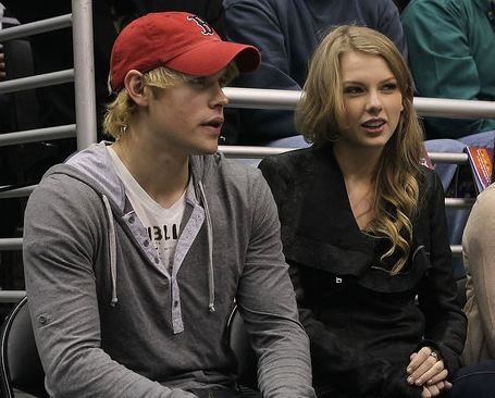 taylor swift and chord overstreet pics. Looks like Taylor Swift can#39;t
